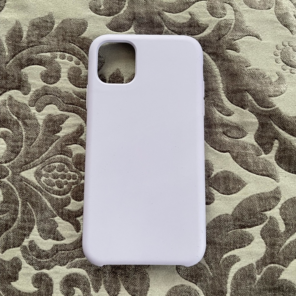 iPhone 11 case in light purple- great condition!